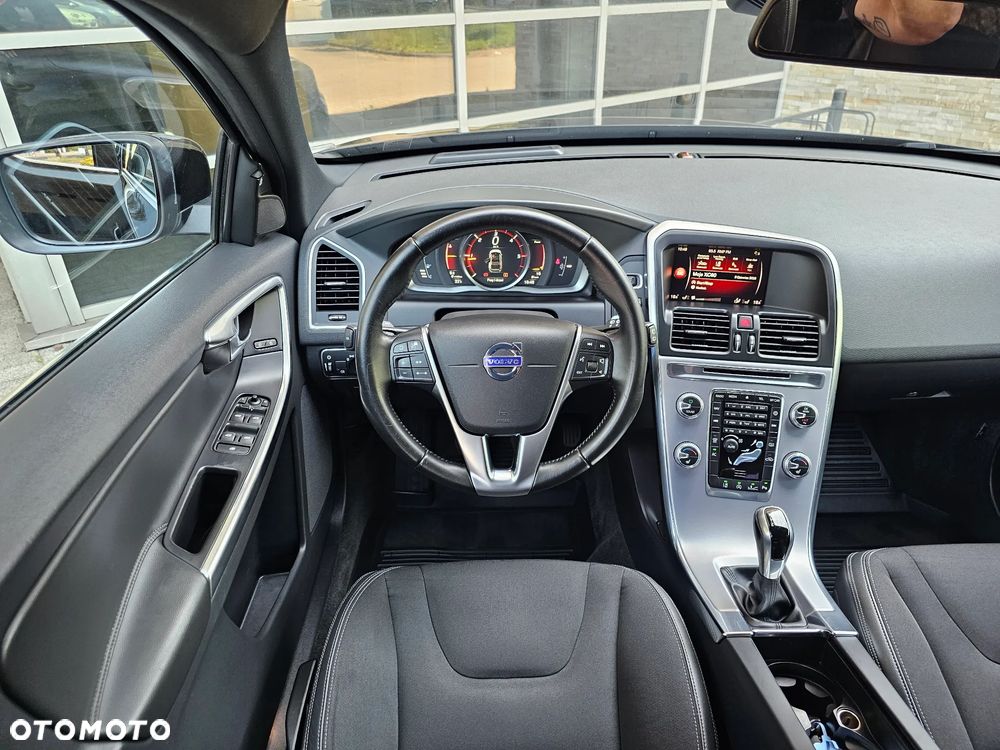 Volvo XC 60 D4 Momentum - 23