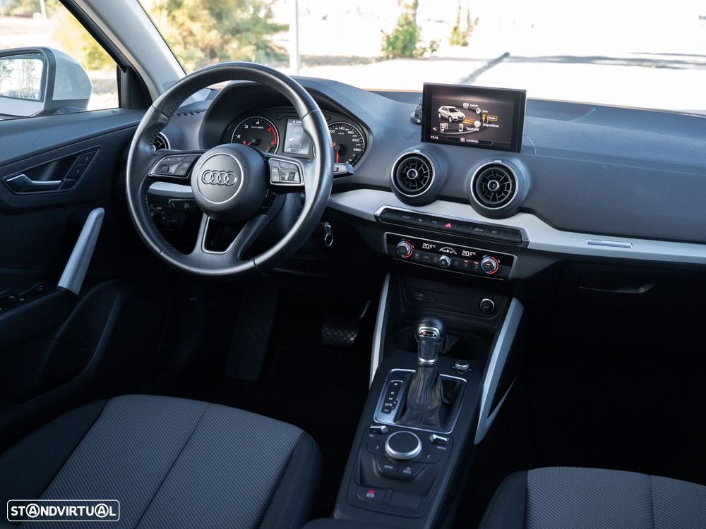 Audi Q2 30 TDI Design S tronic - 25
