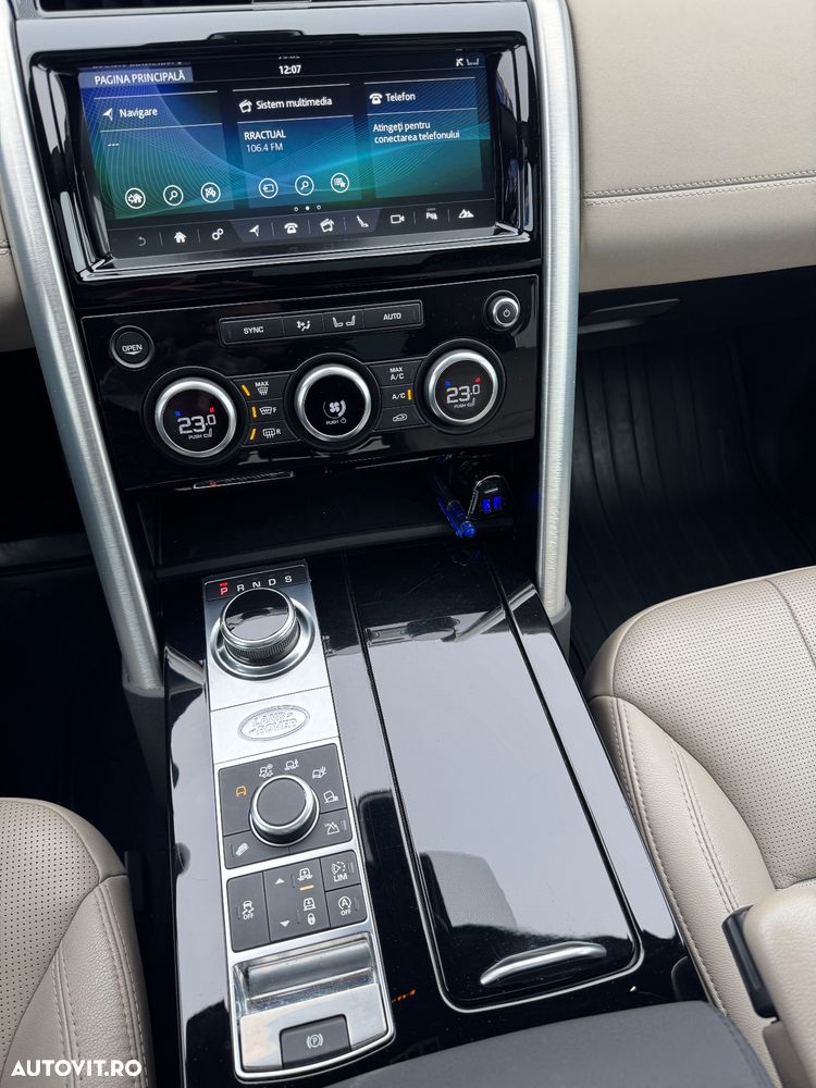 Land Rover Discovery 3.0 L SD6 HSE Luxury - 17