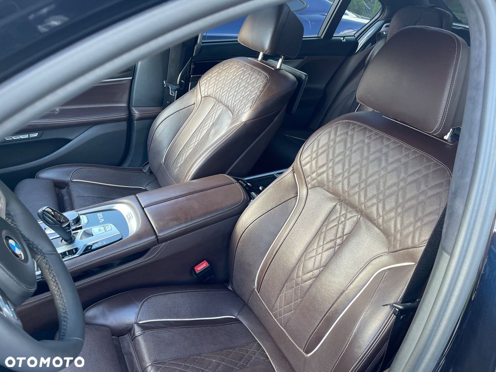 BMW Seria 7 M760Li xDrive - 13