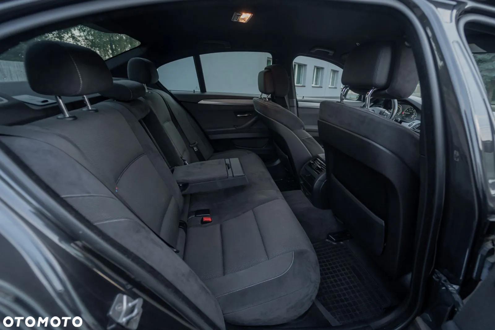 BMW Seria 5 528i xDrive - 25