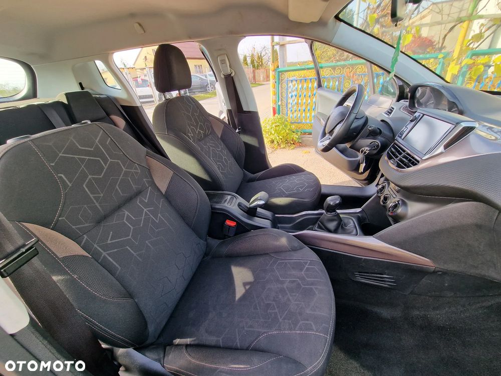 Peugeot 2008 1.2 Pure Tech Active EU6 - 14