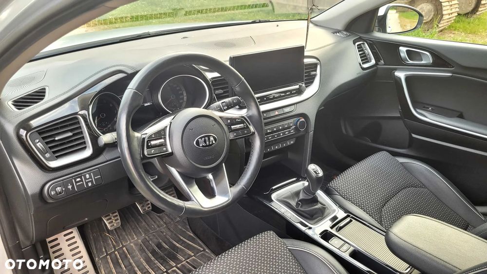 Kia Ceed 1.5 T-GDI L Business Line - 23