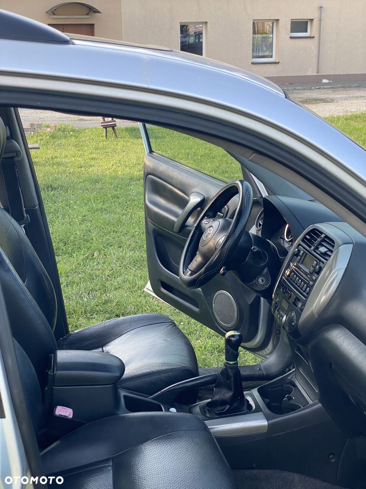 Toyota RAV4 2.0 D-4D 4x4 - 3