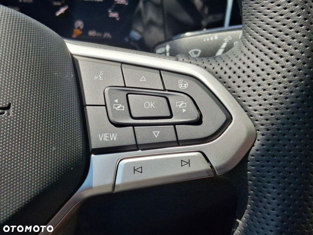 Volkswagen Golf 1.5 TSI R-Line Plus - 27