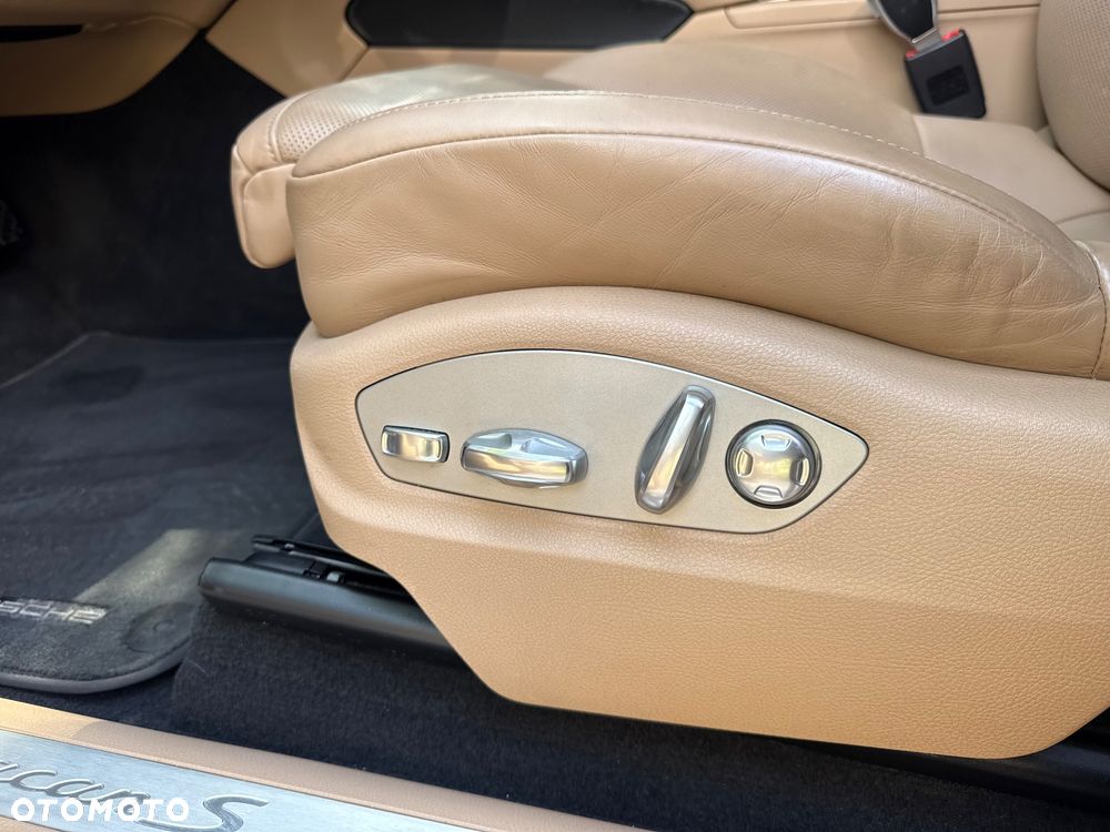Porsche Macan S - 21