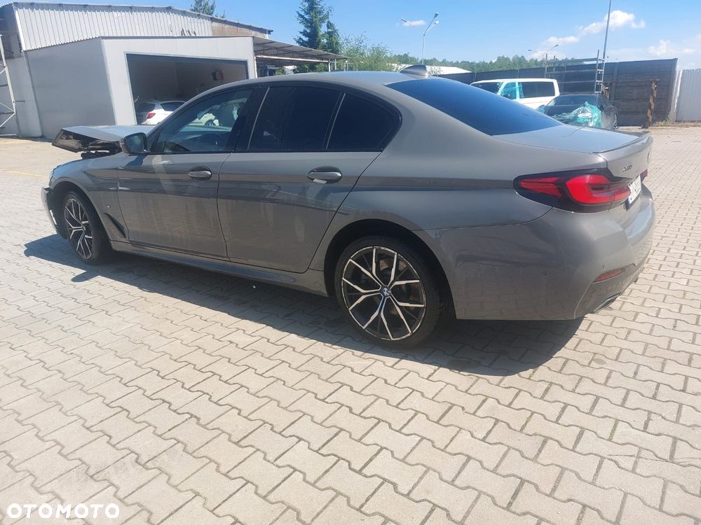 BMW Seria 5 520d xDrive MHEV M Sport sport - 2
