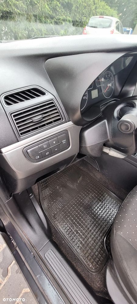 Fiat Grande Punto - 15