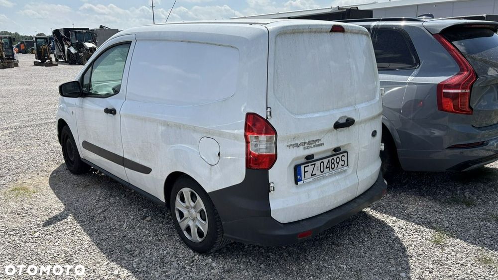 Ford Transit Courier - 6