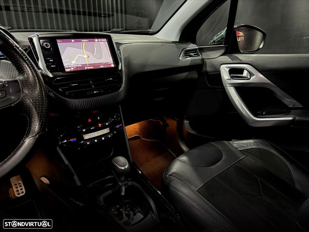 Peugeot 2008 1.2 PureTech Crossway EAT6 - 18