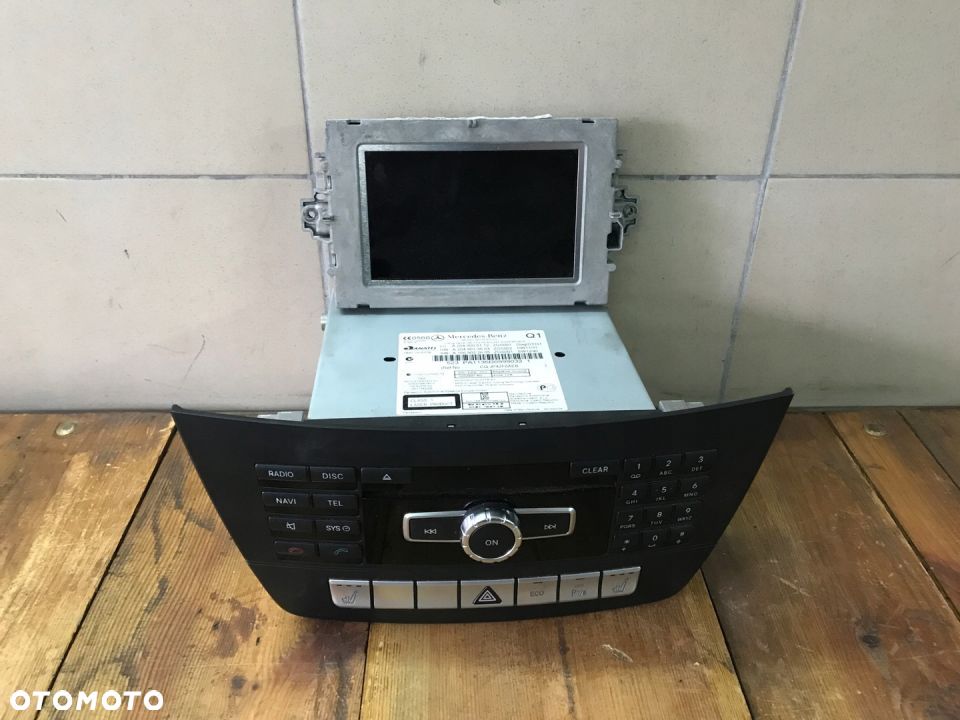 MERCEDES 204 lift radio nawigacja A 2049005112 - 1