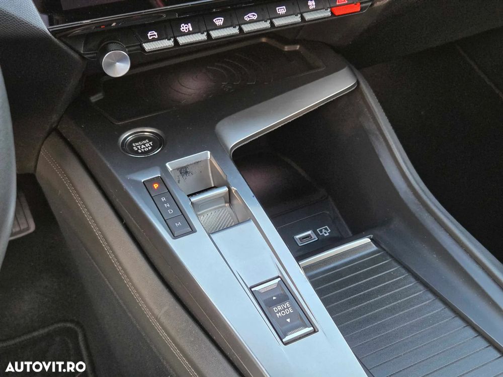 Peugeot 308 SW BlueHDi 130 EAT8 Allure - 19