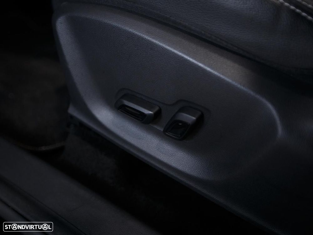 MG ZS EV 44.5 kWh Luxury - 28