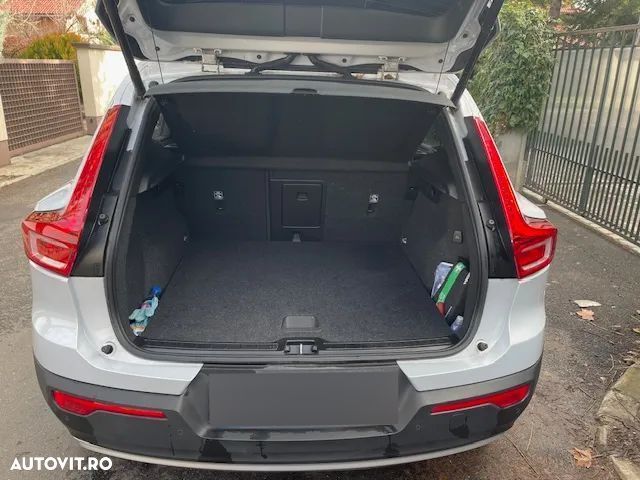 Volvo XC 40 B4 AT8 AWD Mild Hybrid Momentum Pro - 5