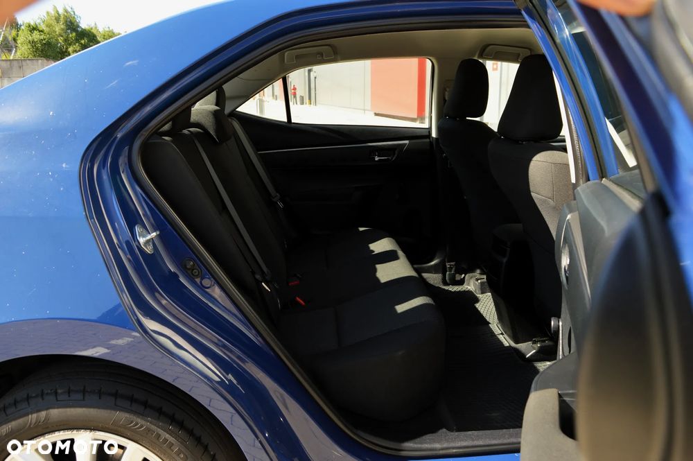 Toyota Corolla 1.6 Premium - 12