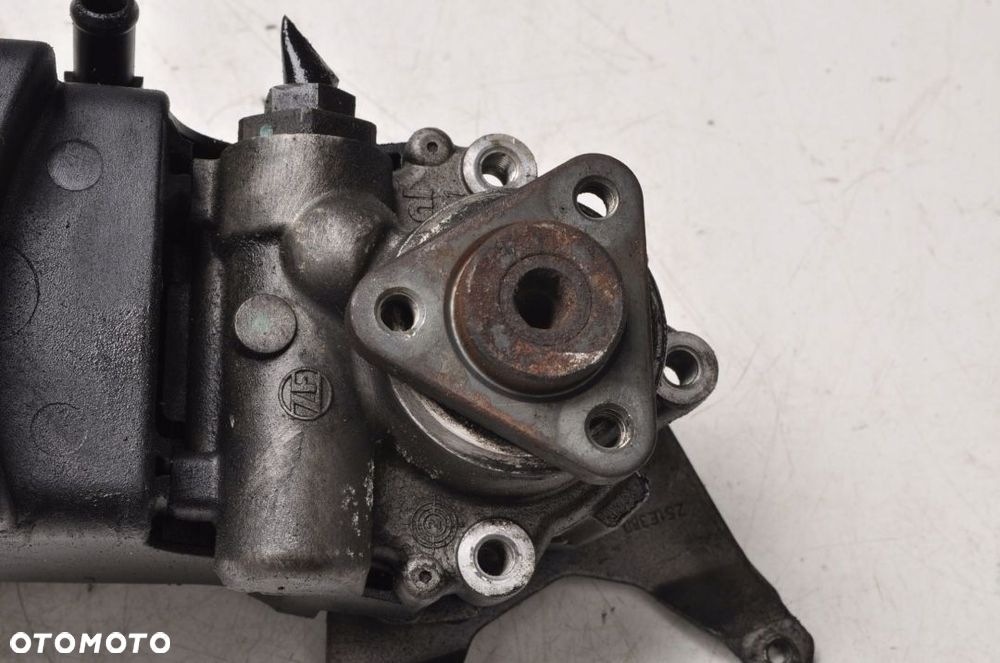 BMW E46 320d 2.0 D POMPA WSPOMAGANIA 6761876 - 3