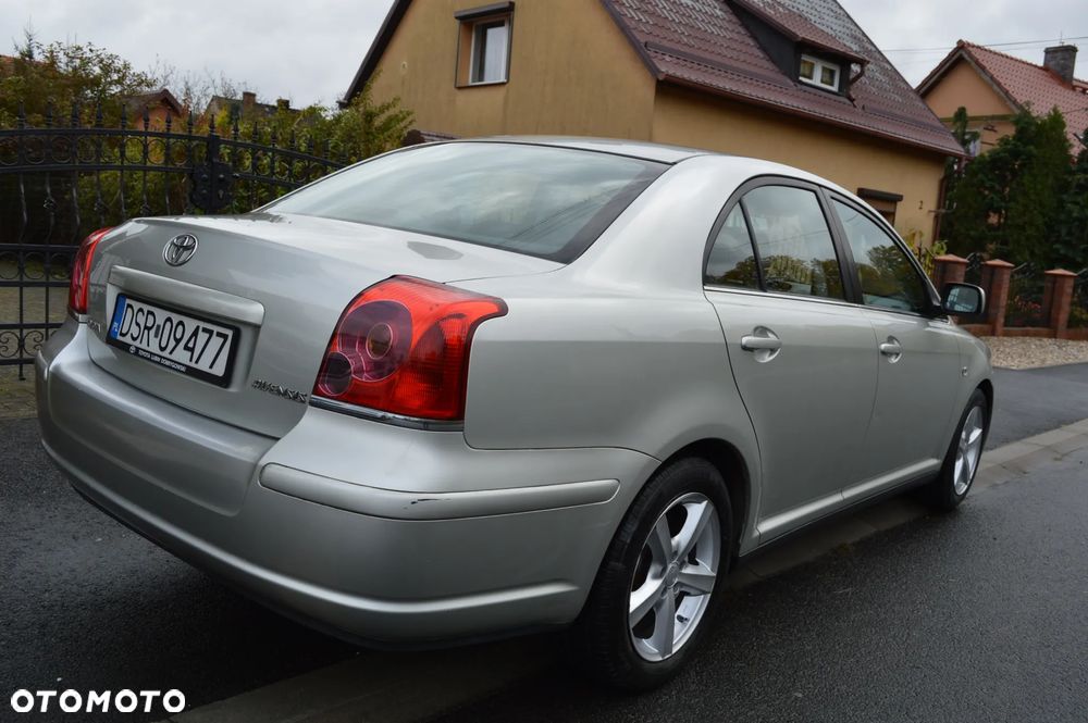 Toyota Avensis 1.6 VVT-i Luna - 6