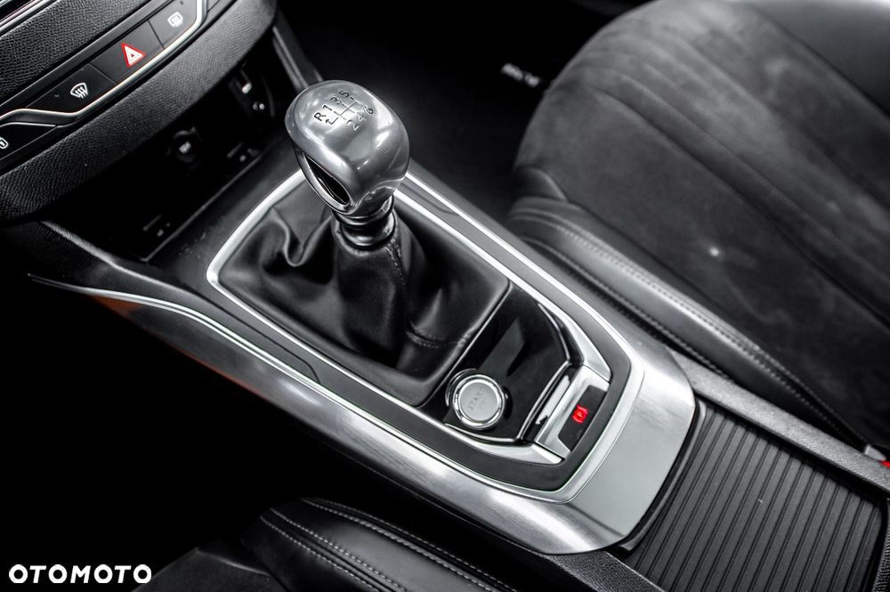 Peugeot 308 155 THP Premium - 32