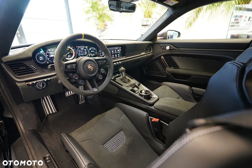 Porsche 911 GT3 RS - 8