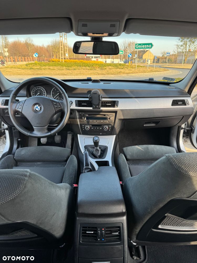 BMW Seria 3 320d - 9