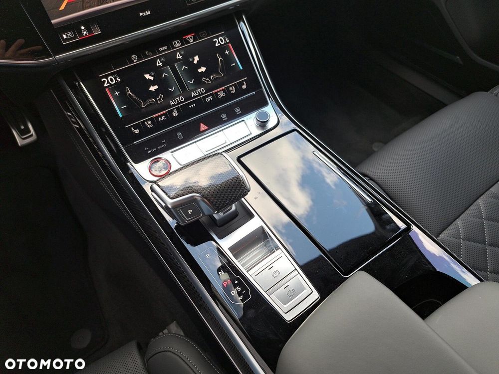 Audi S8 - 15
