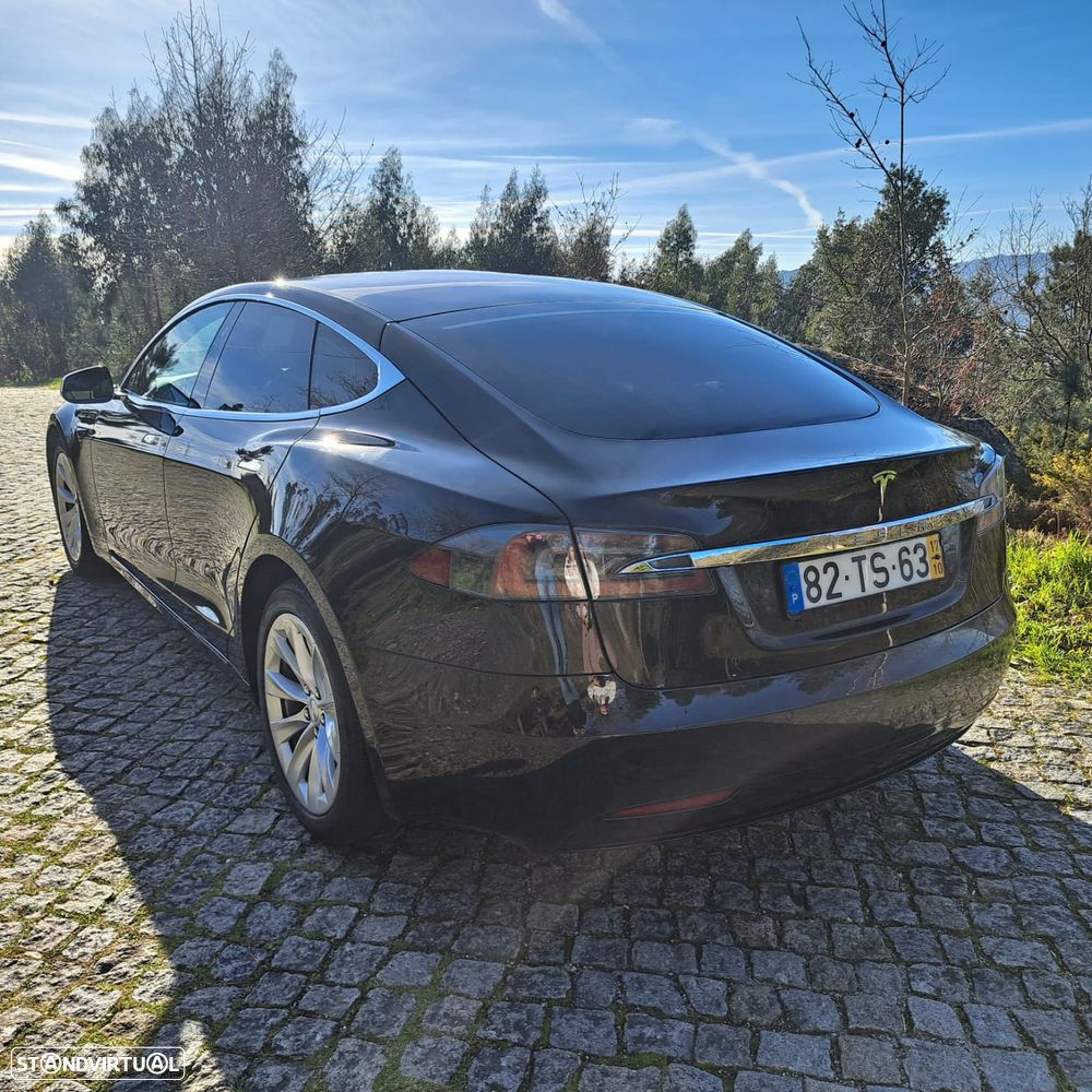 Tesla Model S - 17