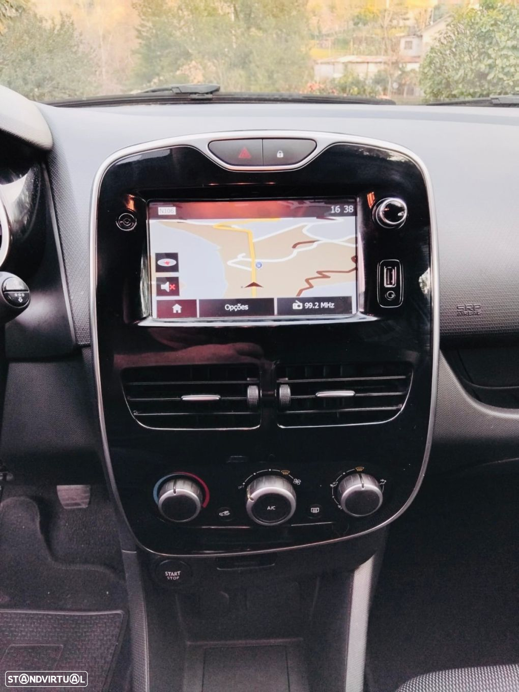 Renault Clio 0.9 TCE Limited - 11