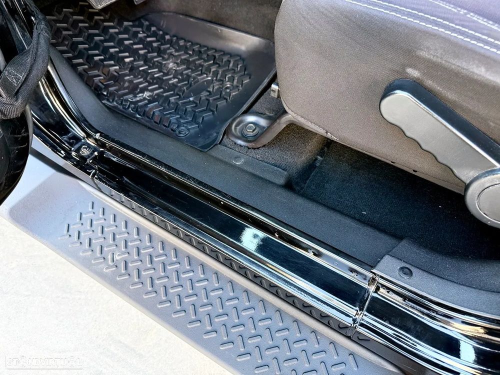 Jeep Wrangler Unlimited 2.8 CRD ATX Sahara Adventure Edition - 19