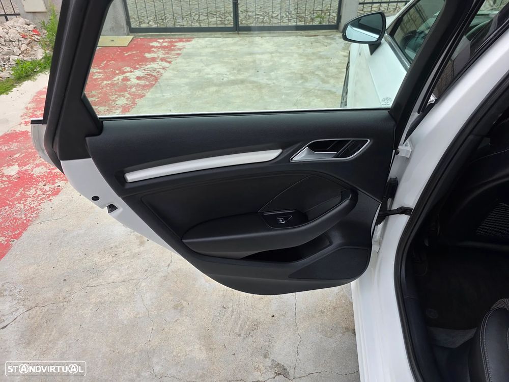 Audi A3 1.6 TDI S-line - 29