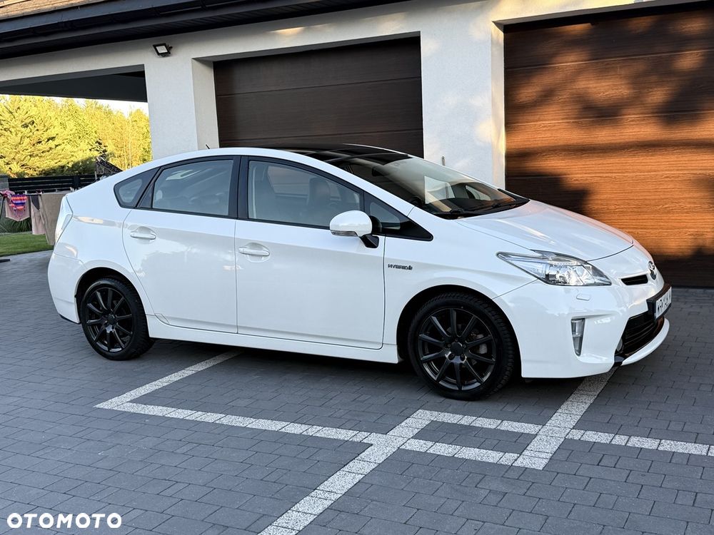 Toyota Prius (Hybrid) Executive - 10