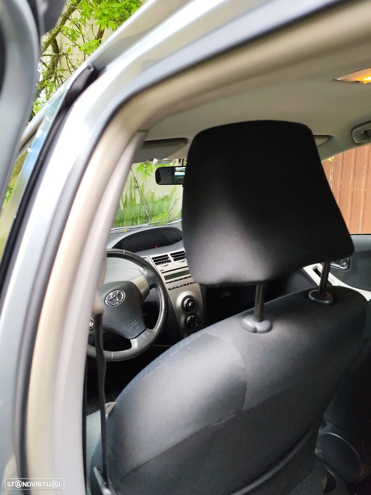 Toyota Yaris 1.0 VVT-i Rock in Rio - 4