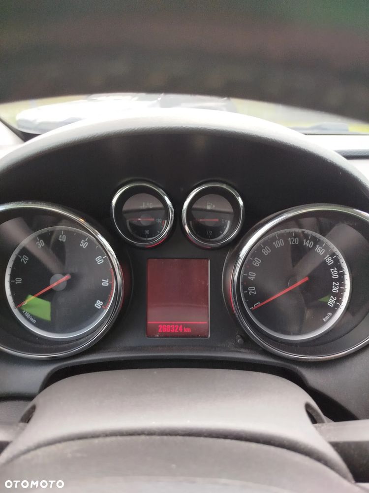 Opel Astra 1.4 Turbo 150 Jahre - 8