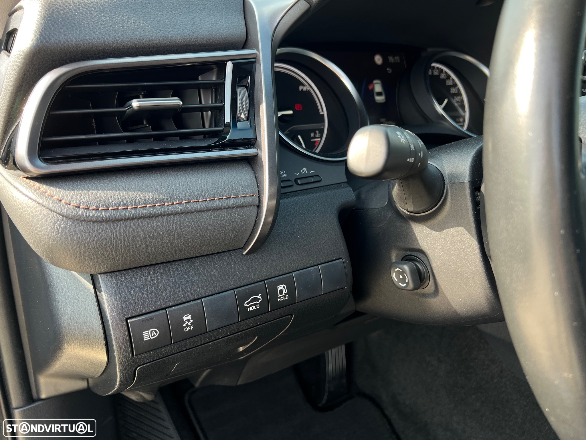 Toyota Camry 2.5 Hybrid Luxury - 15