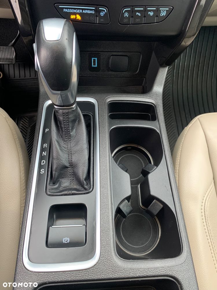 Ford Escape 2.0 EcoBoost AWD Titanium - 29