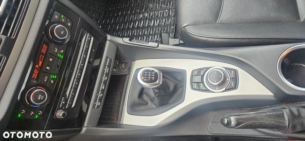 BMW X1 xDrive18d xLine - 14