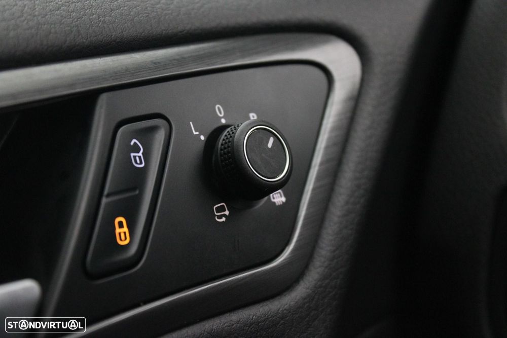 VW Golf Variant 1.6 TDi Confortline - 27