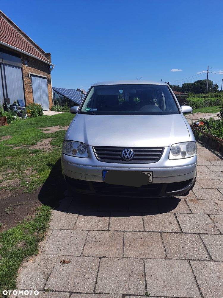 Volkswagen Touran - 1