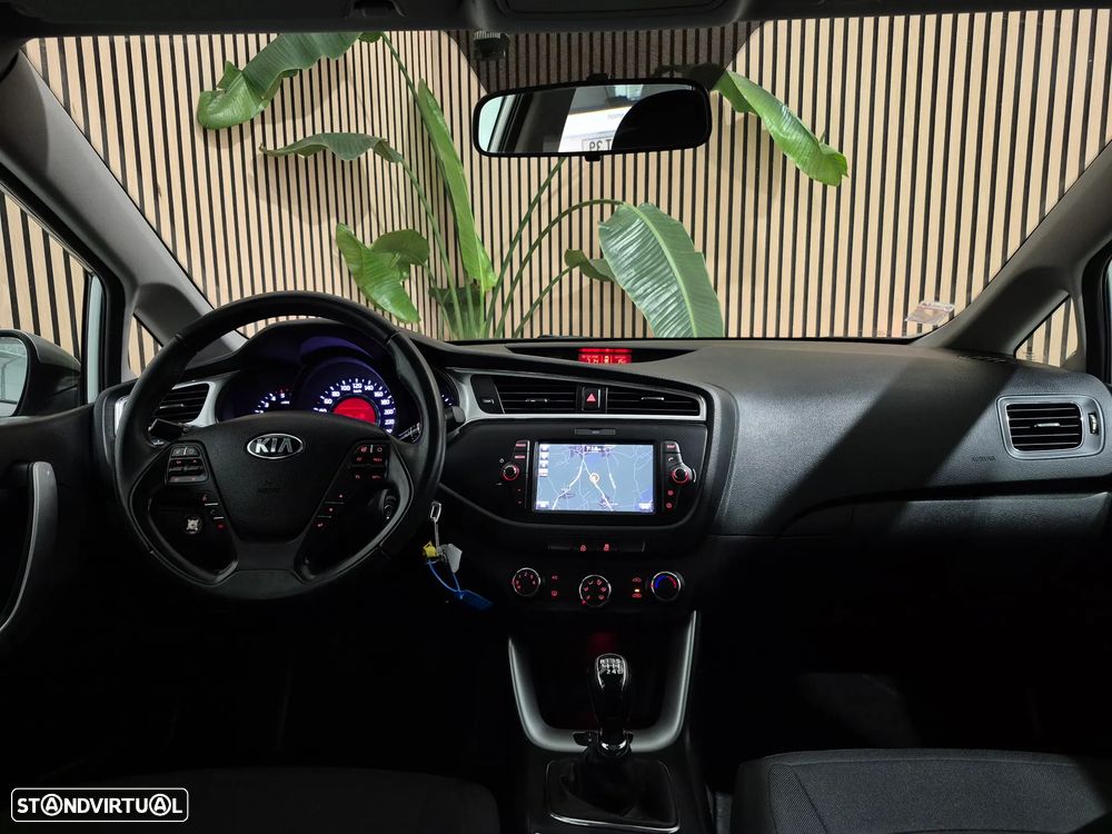 Kia Ceed SW 1.4 CRDi LX - 26