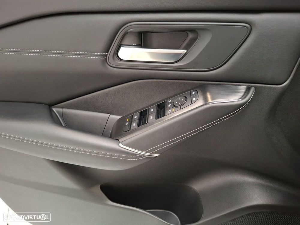 Nissan Qashqai 1.3 DIG-T N-Connecta LED+SKY - 25