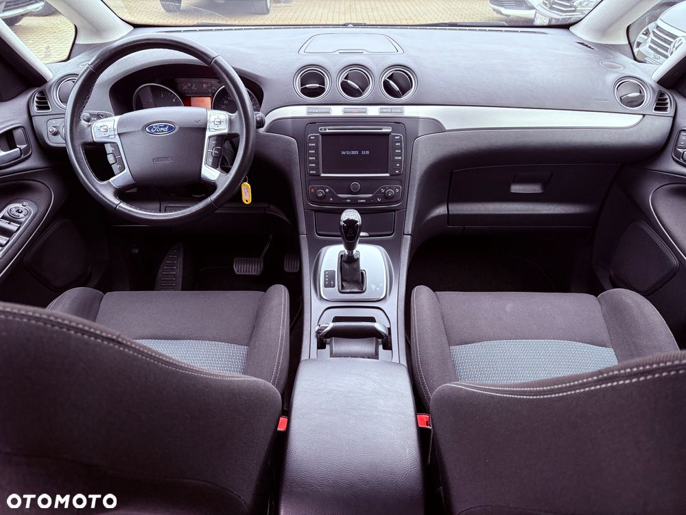 Ford S-Max - 11
