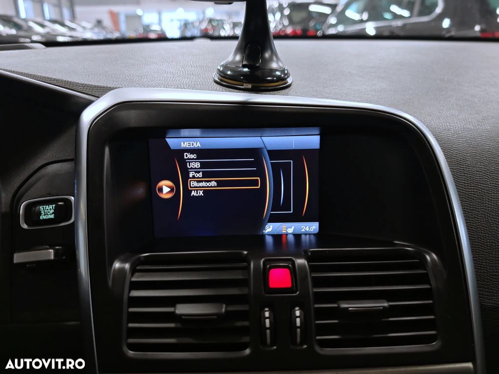 Volvo XC 60 2.4D AWD Aut. Momentum - 11