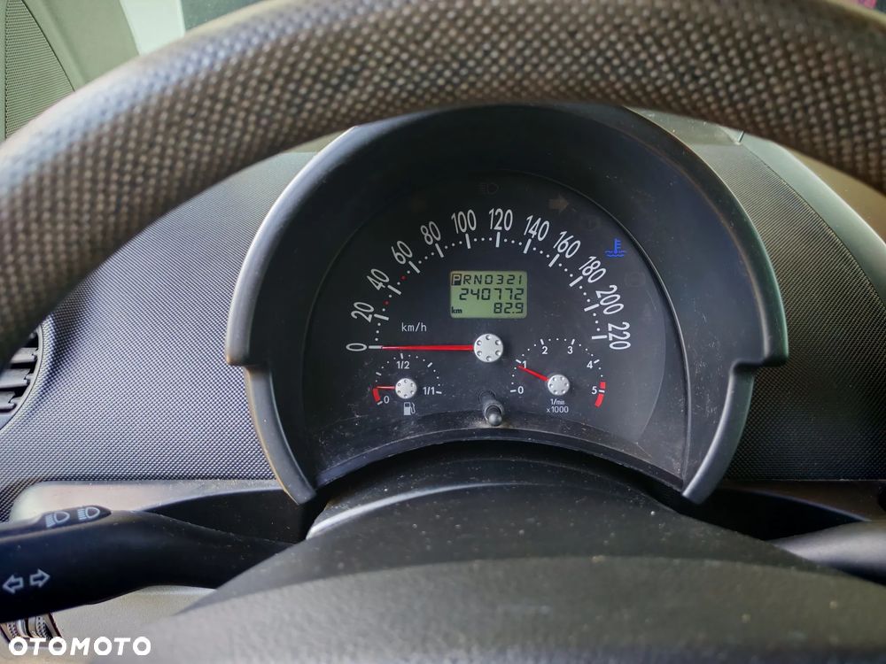 Volkswagen New Beetle - 10