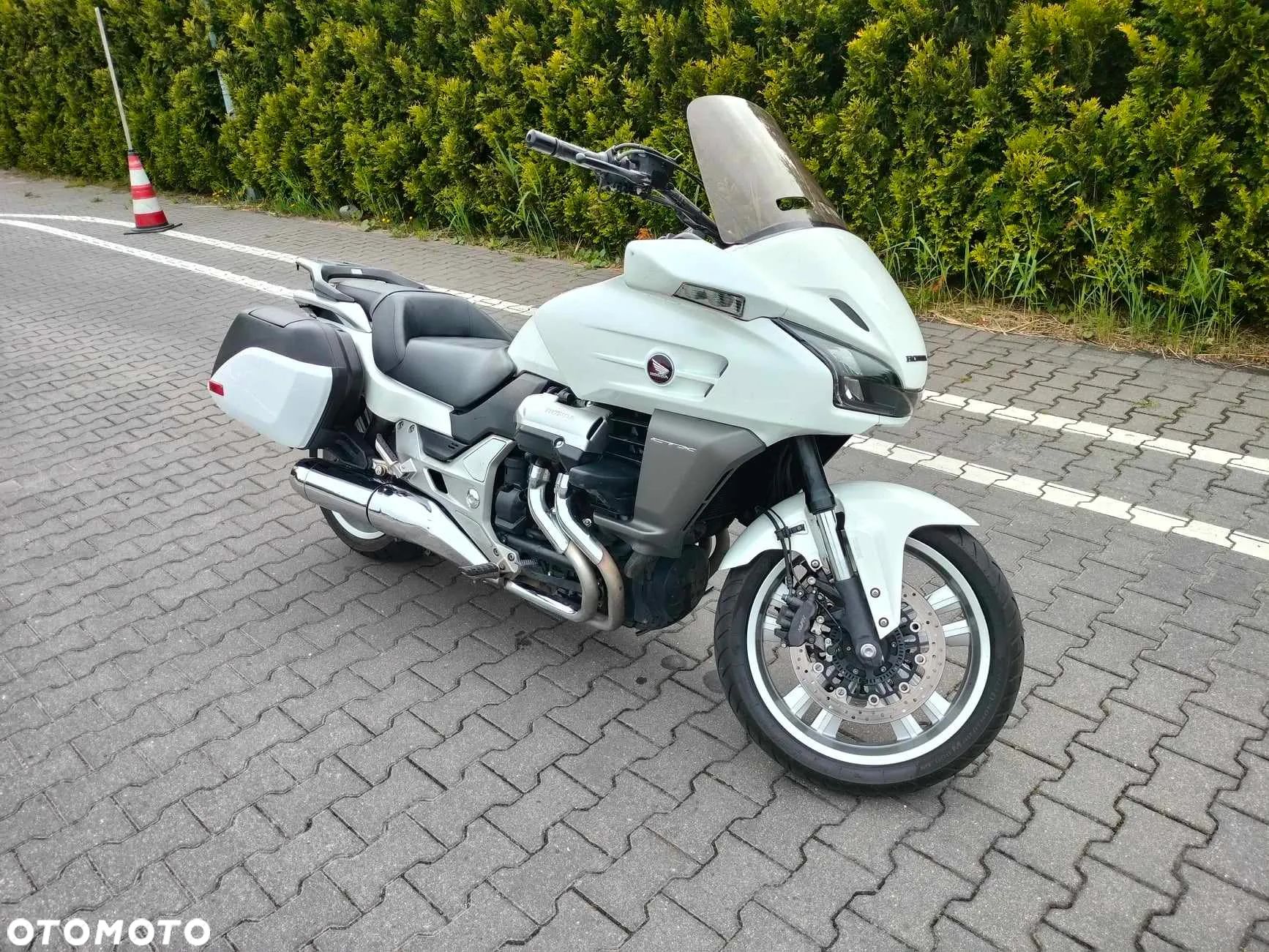 Honda CTX - 1