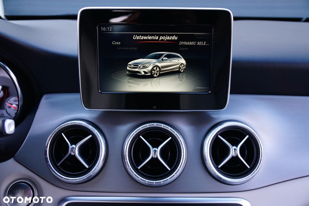 Mercedes-Benz CLA 180 7G-DCT UrbanStyle Edition - 39