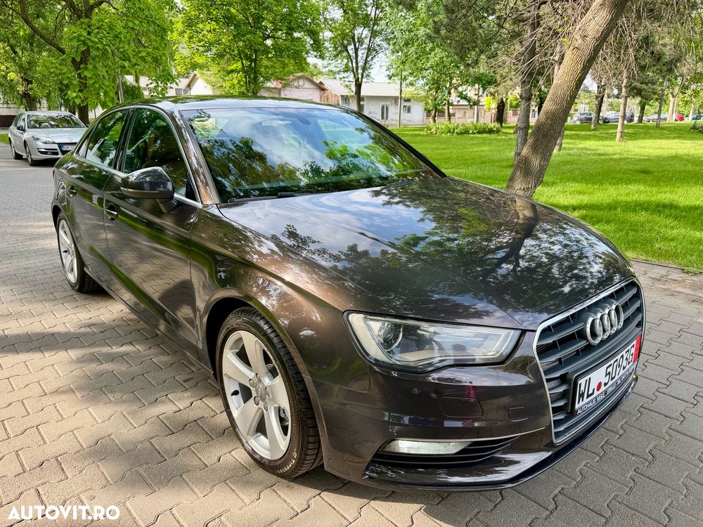 Audi A3 2.0 TDI Stronic Ambiente - 3