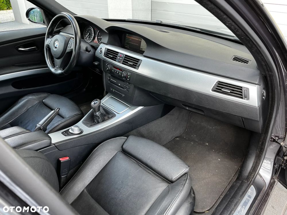 BMW Seria 3 320i - 9