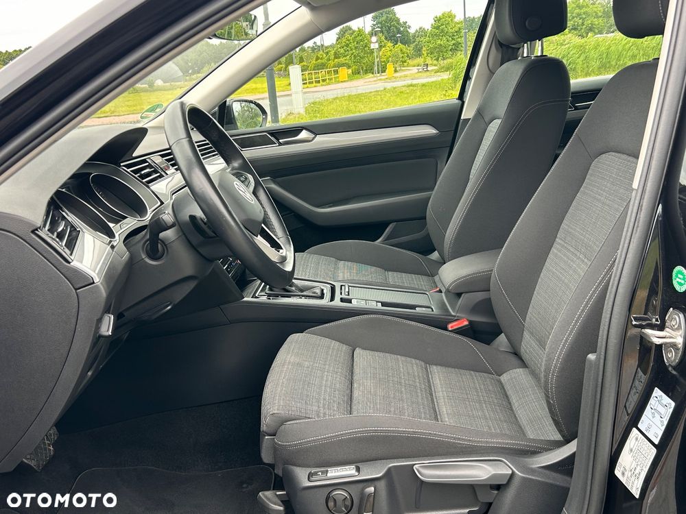 Volkswagen Passat 2.0 TDI SCR Comfortline DSG - 19