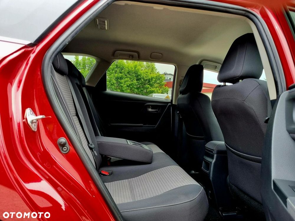 Toyota Auris Hybrid 135 Prestige - 12