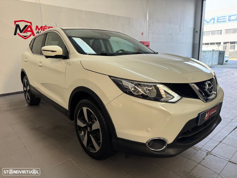 Nissan Qashqai 1.6 dCi Xtronic TEKNA - 2