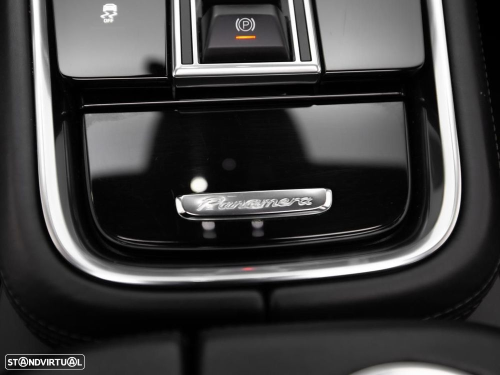 Porsche Panamera 4 E-Hybrid - 32